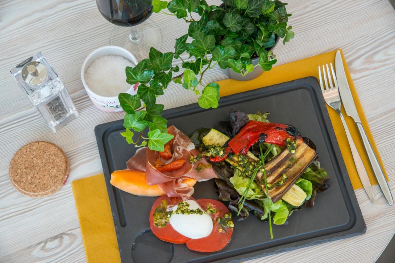 Ibis Styles Pertuis Portes Du Luberon Екстериор снимка