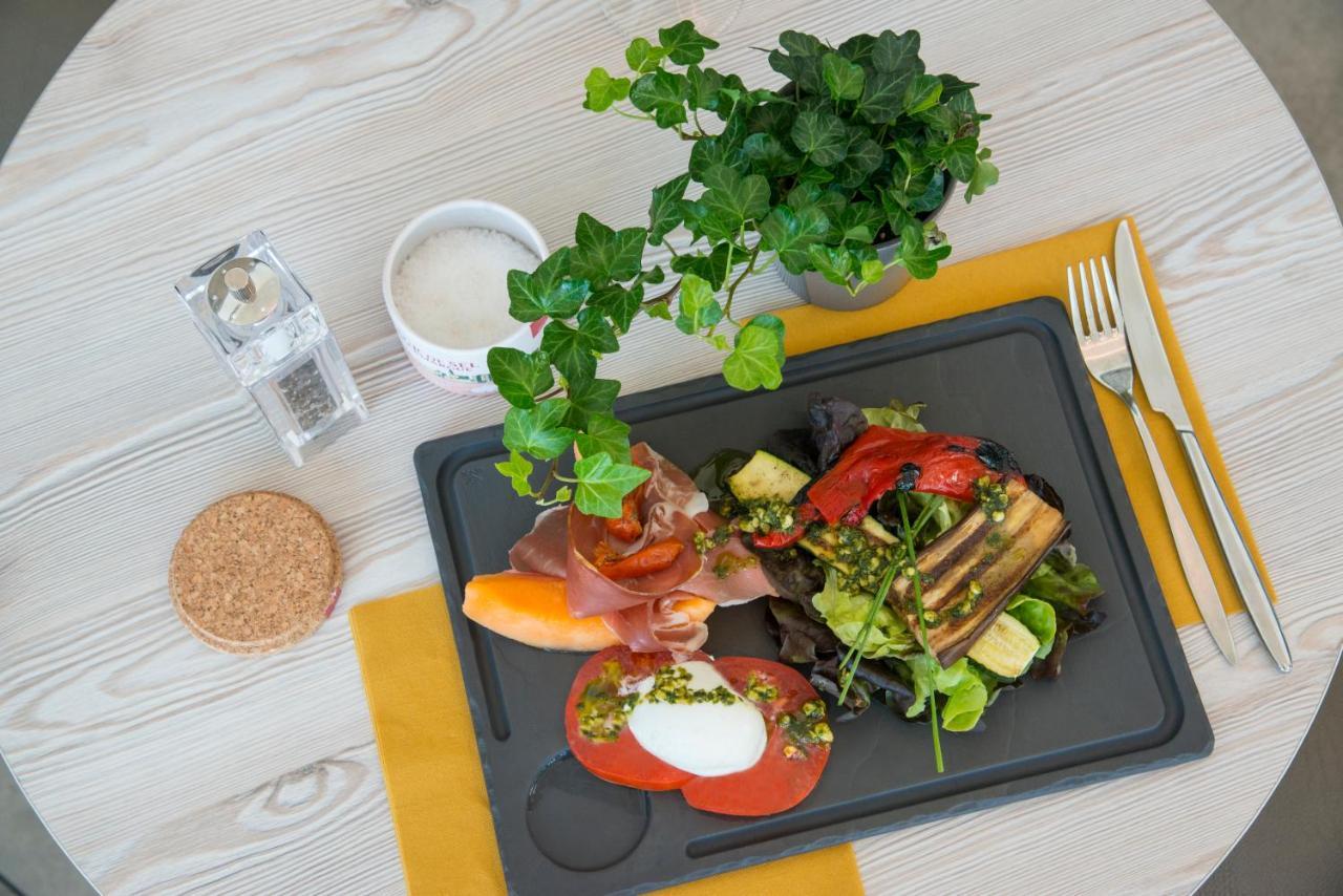 Ibis Styles Pertuis Portes Du Luberon Екстериор снимка
