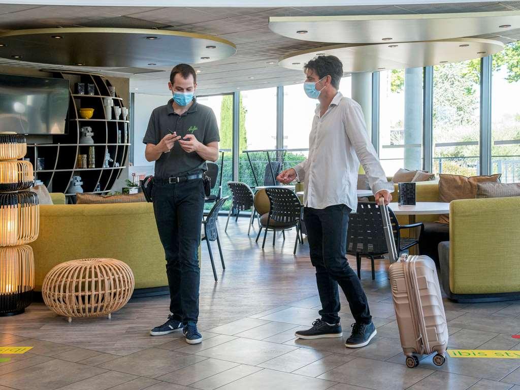 Ibis Styles Pertuis Portes Du Luberon Екстериор снимка