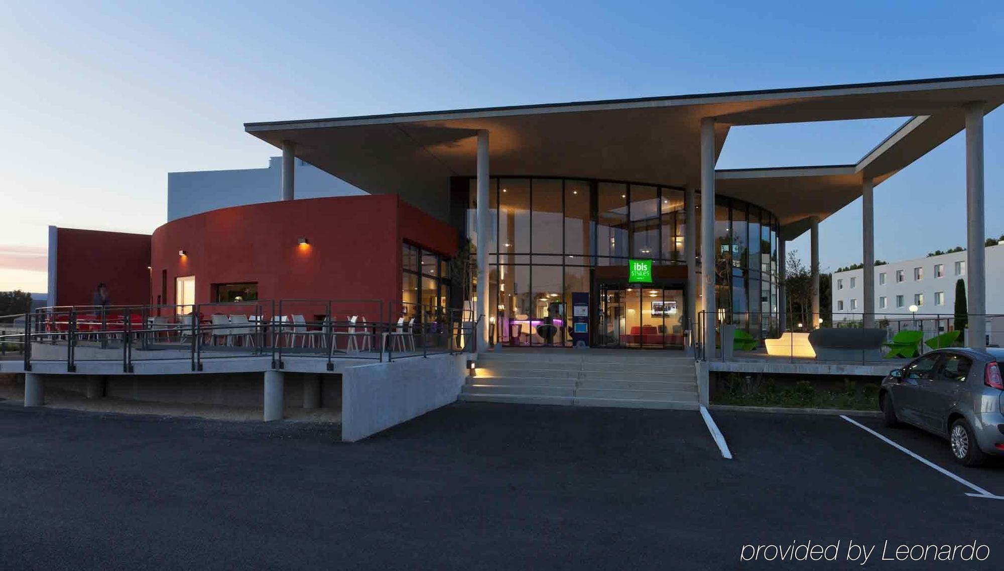 Ibis Styles Pertuis Portes Du Luberon Екстериор снимка